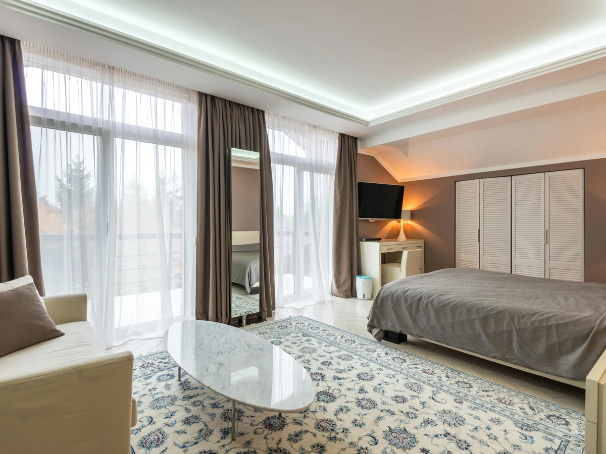 bedroom-painting-large-bedroom-suite-hereford-painters Interior painting Hereford - large bedroom suite painted by Hereford Painters