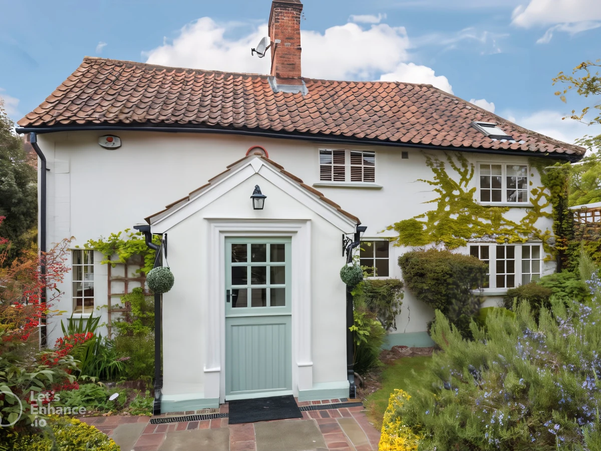 exterior-painting-white-country-cottage-hereford-painters Exterior painting Hereford - white country cottage painted by Hereford Painters