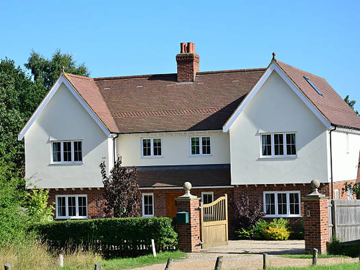 White rendered exterior painting on English property in Hereford by Hereford Painters