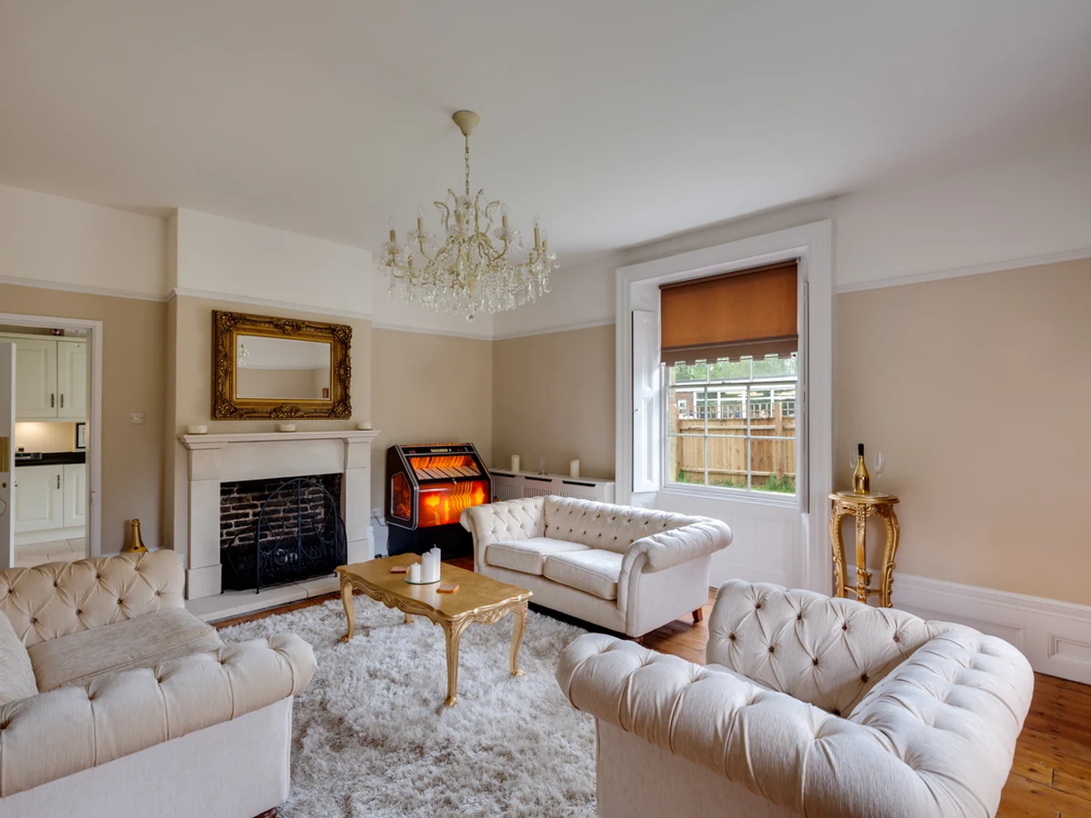 living-room-painting-elegant-cream-sitting-hereford-painters Living room painting in an elegant cream sitting room by Hereford Painters, Ledbury